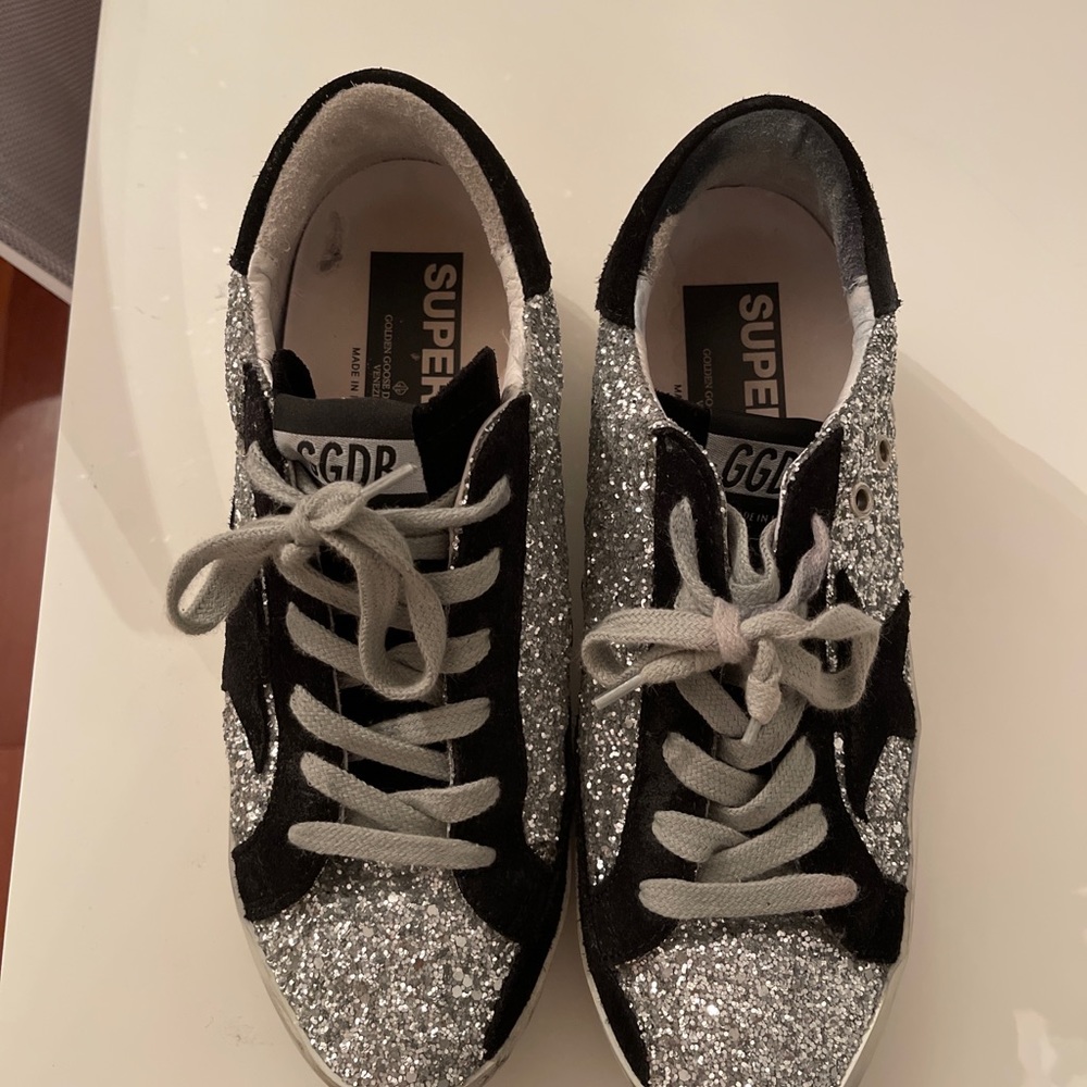 GOLDEN GOOSE SIZE 7.5 FITS 8